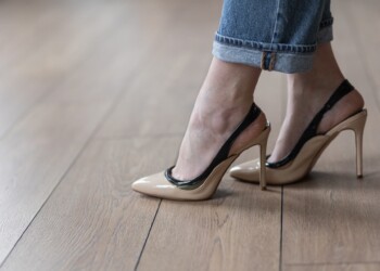 4 wskazówki, jakich butów nie może zabraknąć w szafie modnej mamy